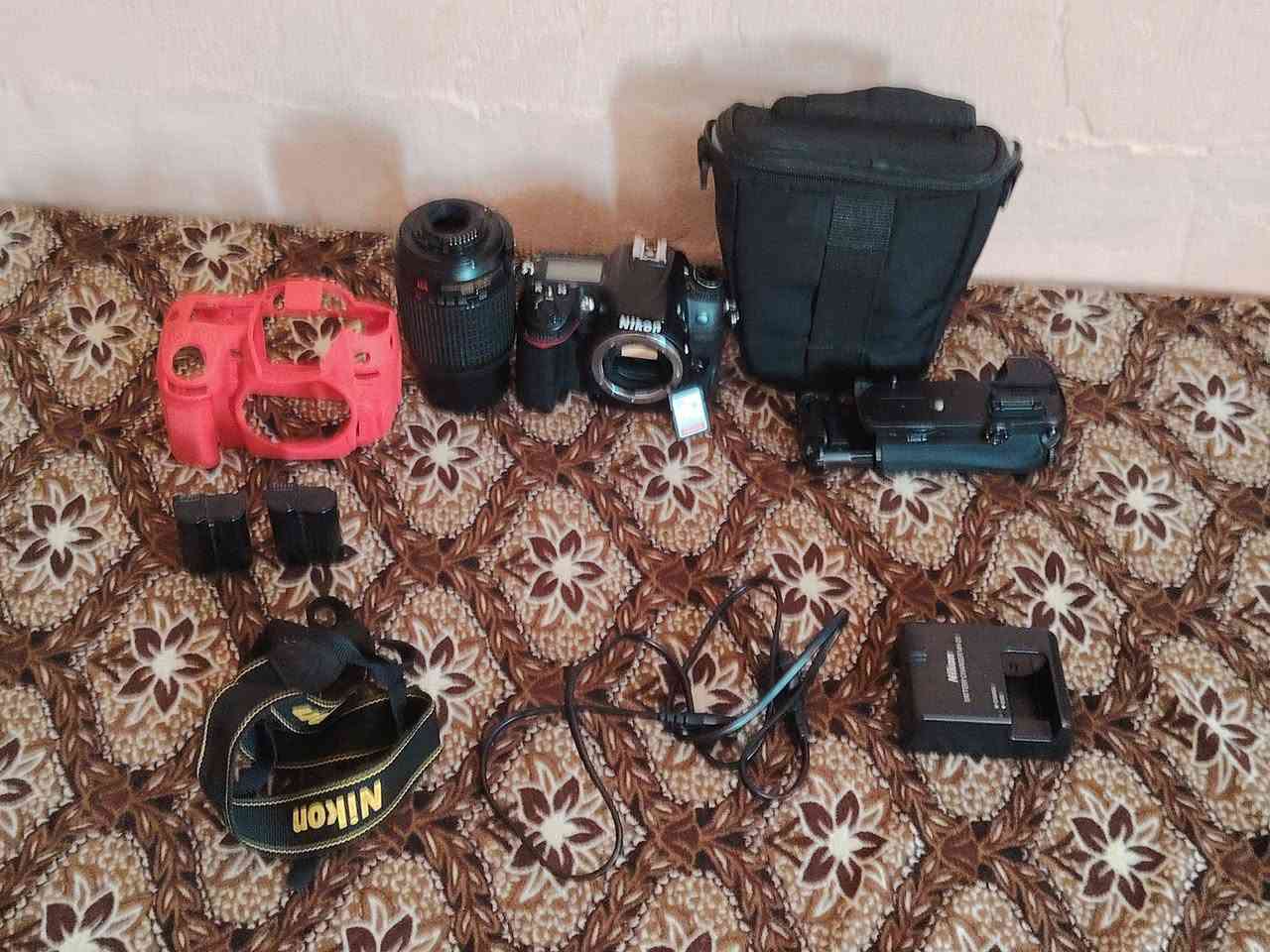 سلام عليكم كامره نيڪوטּ 7000d مع عدسه 55-200
لڪامࢪه مستخدمه بس بمحࢪ۾ شتر 8k
ملاحضه. الڪامࢪه شدخ واحد مابيها. نضافه 99
ملاحقاتها. 
جنطه +ڪࢪيب حامل لبطاريات +حزام ڪتف +بطاريات 2 وياها +جيلاتين احمࢪ +شاحنه وكيبلها +وࢪا۾ 16
السـعࢪ 425الف قفل ***********
