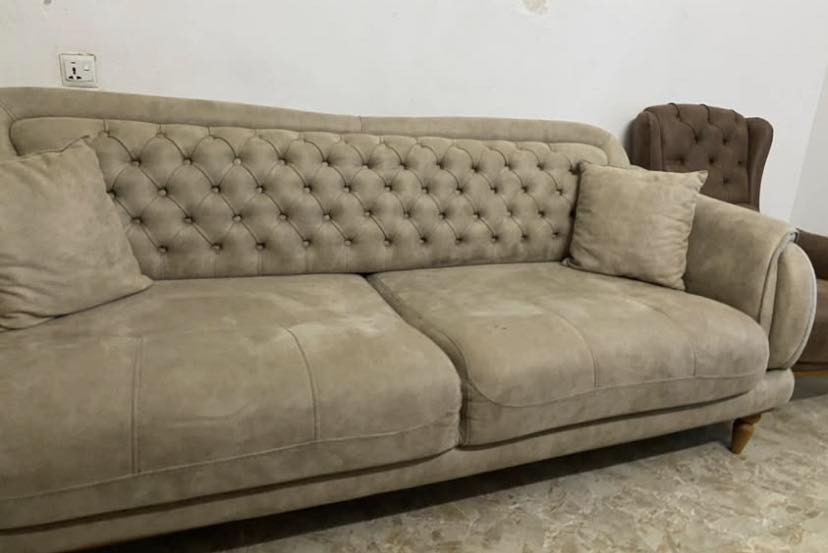 السلام عليكم من رخصة صاحب الكروب عندي هذا التخم مستعمل بس نضيف وبي خدوش بسيطه اريد ابيعه ب 550 وبي مجال لتواصل ***********
