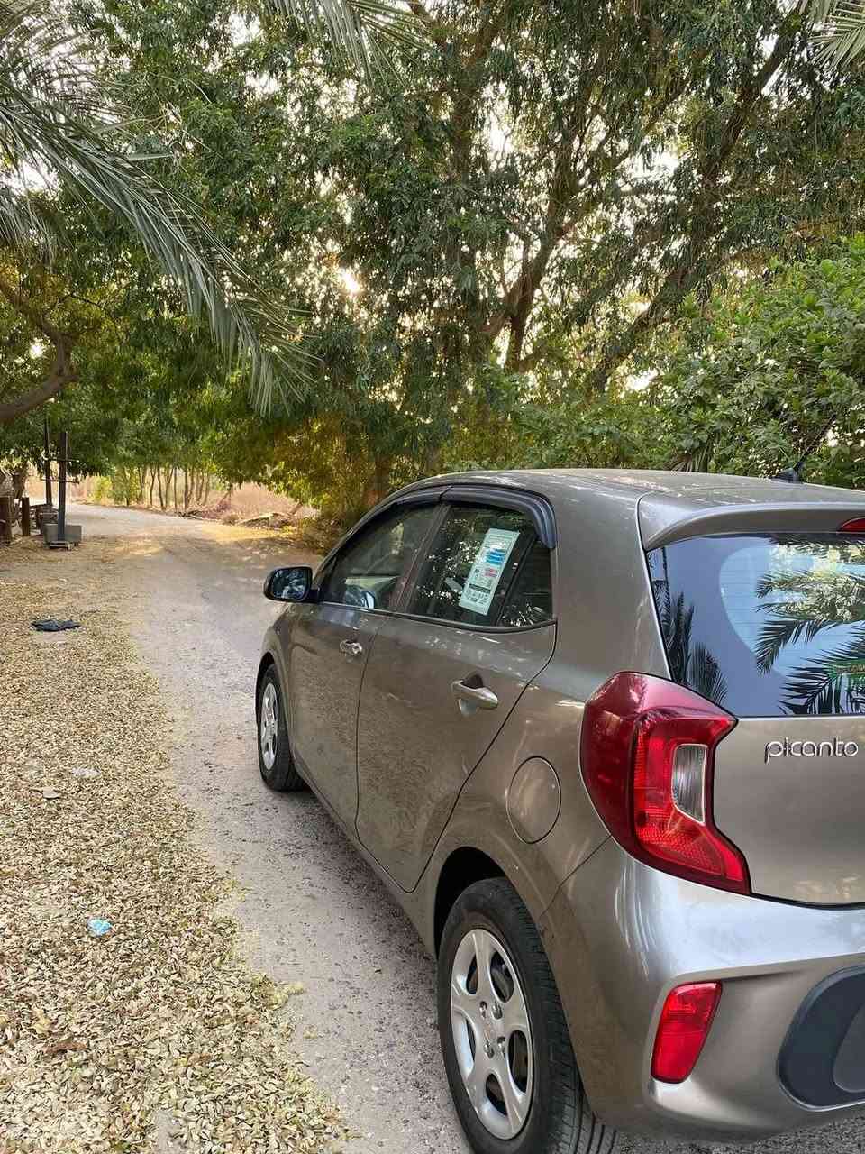 سلام عليكم 
كيا بيكانتو موديل 2019 خليجي  محرك ٤ سلندر دوش مواصفات شاشة كاميرا تحكمات ستيرن مانع نزلاق بيها صبغ باب وجاملغ بس بخ بدون معجون او حادث والباب المصبوغ صار بي شخوط هوة وشوية من وراء منزل الصورة ويا الصور ومنزل السونار هم مكان سيارة بغداد الدورة السعر مناسب للاتصال *********** 
***********
