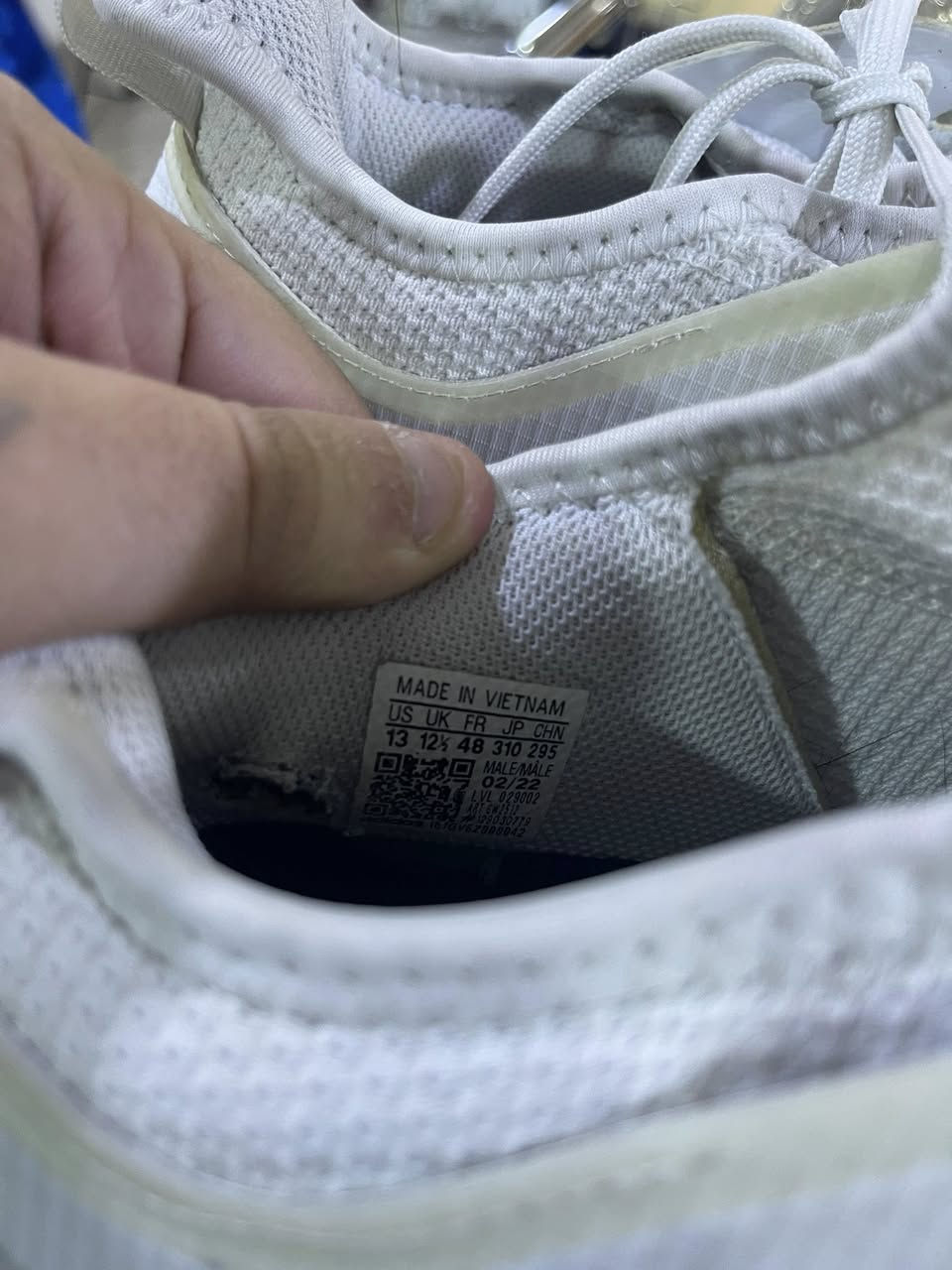 قياس ٤٨ فيتنامي 
ب٣٥ الف 
***********
