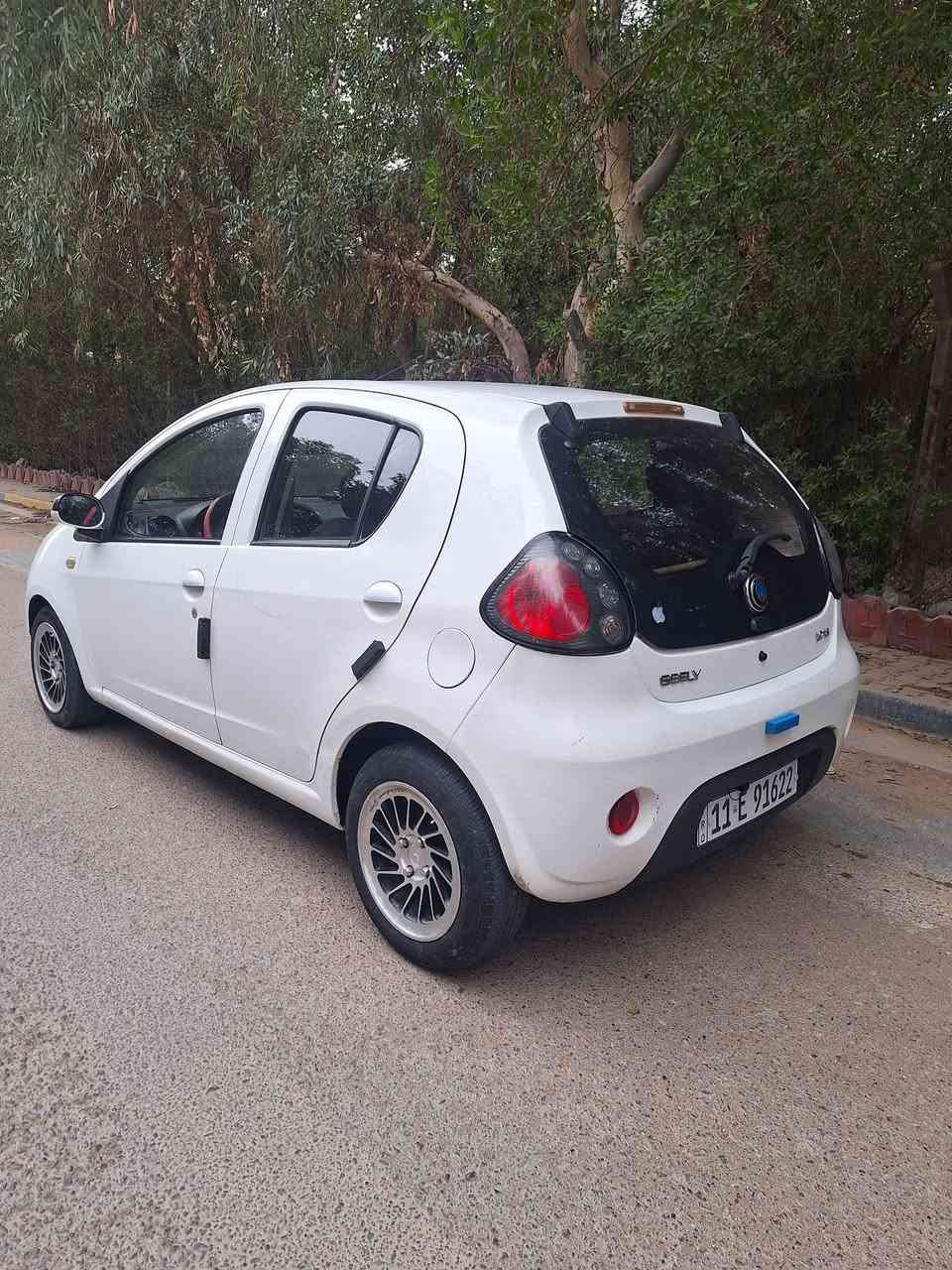 السلام عليكم  باندا 2013 نظيفه للبيع 
السياره بيه باب صبغ اثر شخطه الباقي مكفول  
محرك  وكير وتبريد مكفولات 
حداديه صدر نظيفه جدا 
السياره نظيفه ماشيه  90 
مواصفات شاشه بلي كار  كامره دواره  الخ ...
رقم بغداد الإنكليزي الجديد سنويه مجدده لل 2030
هزه جديده تحويل مباشر 
السعر 48 
***********
***********
الس
