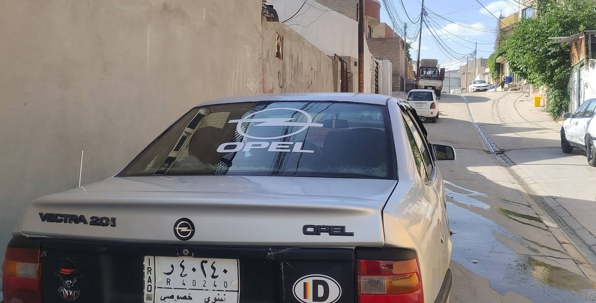 فكترا صندوك موديل1991 السعر 36
محرك 18كير عادي خير من الله  فتحه بسقف جامات كهرب 
صبغ رش جماليه بدون ضرر شرط 
كابون بازين 
غرفتها حيل حيل نضيفه 
سنويه ورقم  الى2027
طخم نضيف صدرها نضيف سياره جاهزه باتري جديد بنايلون 
شراي اتصل عرقم سعرها مناسب 
***********
***********
