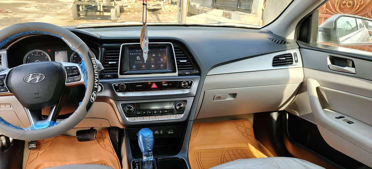 تحيه طيبه 
سوناتا وارد امريكي موديل 2019 
قادسيه معوقين باقي 3 اشهر و تصير حره  المعوق ولد شاب حاضر للوكاله والتحويل 
السياره كفاله عامه عدا البنيد تبديل  والباقي ع السونار 
مواصفات Fe
شاشه عريضه 
كامرا 
تحكمات جهتين
السياره ماشيه 60 
سعرها 142 وبيه مجال للشراي  مكان السياره ديوانيه مركز المدينة 
غير متواجد فيس بوك 
للاستفسار 
***********
