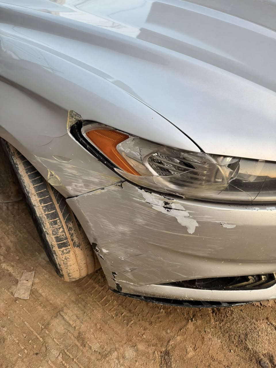 السلام عليكم فورد فيوجن ٢٠١٥ باسمي مداور ثاني يوم نص مواصفات مكينه ٢٥٠٠ المرغوب مكينه كير مكفولات بشرط
بيها جاملغات الاماميه والبنيد وتكم على كد شبر.  حادث امريكا فقط جاملغ السكن بدون دواخل والبنيد وجاملغ ثاني فقط رش اثر تكحيل يعني سياره تلث قطع رقم الشاصي موجود بالمنشور. وحاليا بيها طخه بلجاملغ الاماميه البارحه صارت الله يجفيكم الشر السعر ٩٧ وبيها مجال. مكاني كربلاء المقدسه
***********
