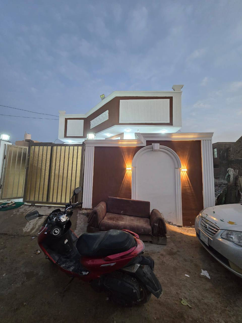 بيت زراعي خلف مول اهل الخير حي الغدير المساحة 150 متر سند 25 للبيع للاستفسار الاتصال عالرقم فقط بلا مراسلة رجاءً ***********, ***********
