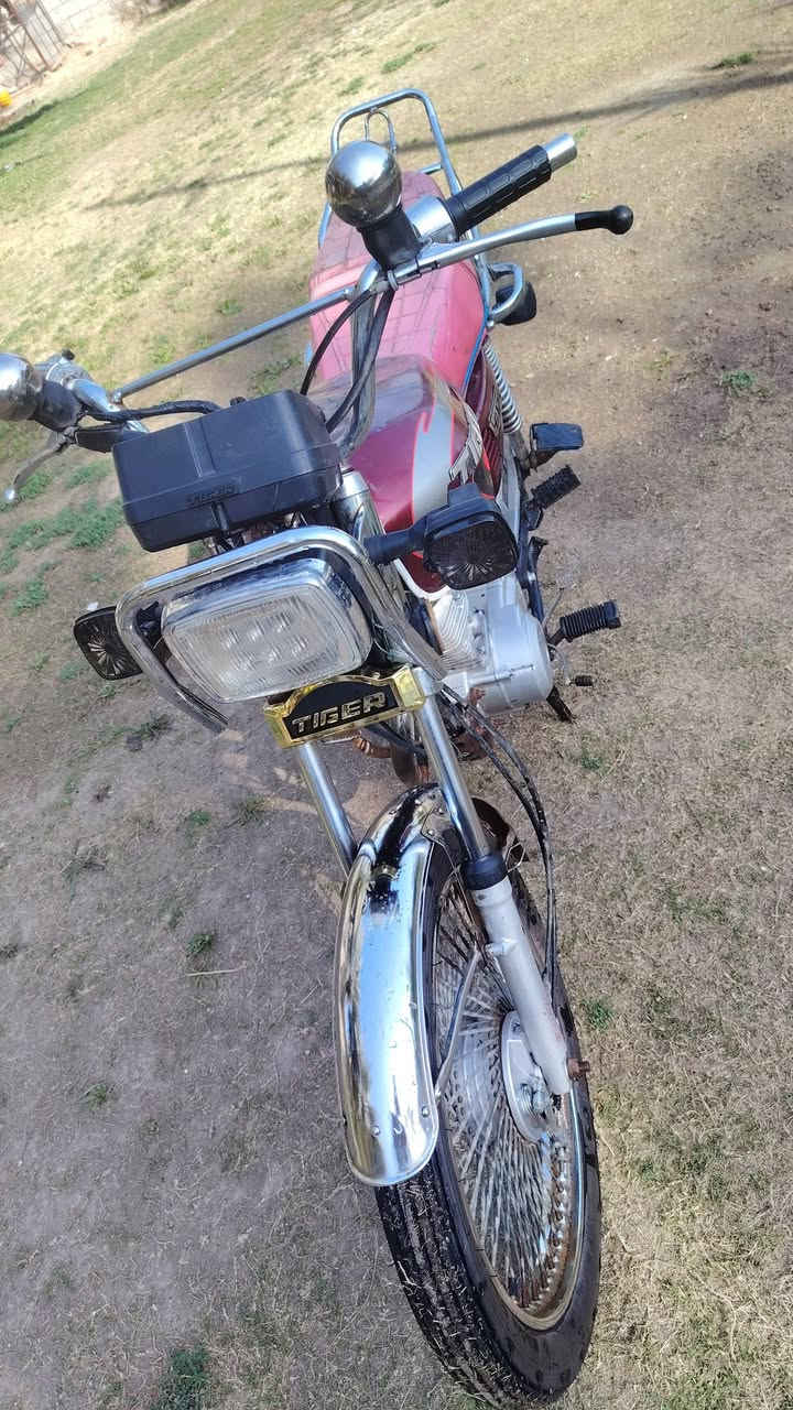 السلام عليكم دراجه للبيع مديل 21 اوراق اصولي السعر 375 مكان بابل  القاسم رقمي ***********
