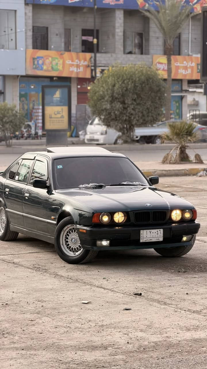 السلام عليكم للبيعBMW موديل1994 اصل525بليته وسنويه مكينه مسكر سياره فول سلايت بجم عريض دبل ايرباك كشانه جلد+كهربايه تبريد ثلج حار بارد رقم بغداد مشروع وطني هزه سنويه جديد سياره بدون حادث مكفوله من الحادث صدر امامي خلفي جديد تخم تاير جديد ويل خليه كهرباياته على البلاد غرفته جديده ترايه يخبل سياره جاهزه  
مكانه صلاح الدين تكريت السعر65بي مجال مراوس حسب القناعه رقم التلفون ***********
