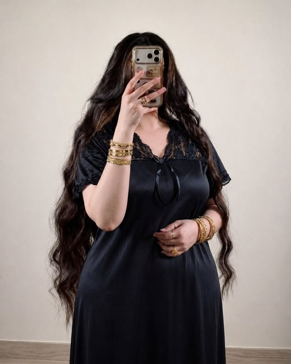 من قسم الملابس 🌹 
دشداشة بسواد فاحم ملكي 🖤🖤

تصميم ناعم ومرتب يبرز الأنوثة بذوق راقي 🖤
قماش خفيف ومريح بقصة انسيابية تجنن ❤️ 

القياسات / فري سايز تلبس من وزن 50 الى 80 كيلو ✔️
 🔥🔥 
🚘يوجد خدمة توصيل لجميع محافظات العراق ف🚘
 #مجمع_لافندر_للتسوق_الالكتروني


**إذا كنت صاحب هذا الإعلان وتريد حذفه لأي سبب، رجاءا أرسل رسالة إلى الدعم الفني**