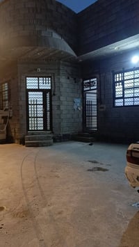 بيت للبيع المساحه( ٤١٢)  متر مربع  بناء ٢١٢متر حديث + ٢٠٠ متر حديقه  و...