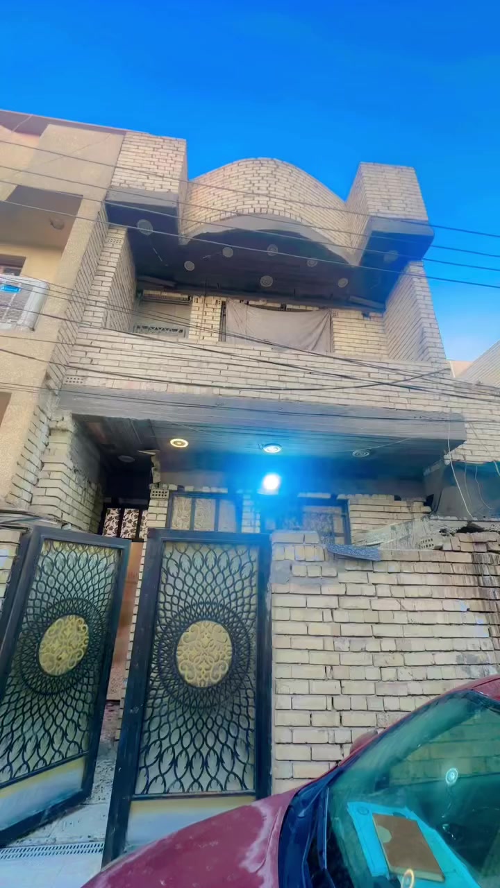 سلام عليكم جميعاً بيت زراعي المساحه 70 متر يم شبكة الكهرباء منطقة ابو درع اتصال على الرقم ***********
