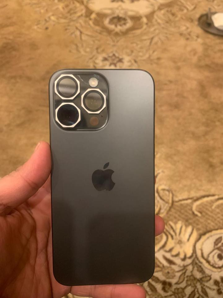 15 برو ماكس  ذاكره٢٥٦  بطاريه٨٧. مكفول كفاله عامه 
العنوان دينه الصدر. ***********  السعر مليون دينار
