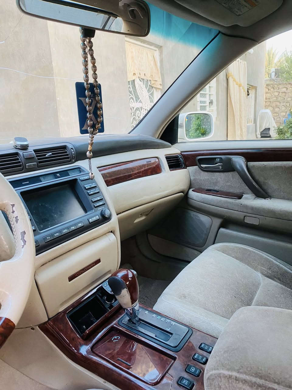 ملكه رقم كركوك كامله مداور  ٣دكم ديفور الكبير 
بيه طخه بلجاملغ الخلفي فقط الهلال 
السعر ١٣٠وبيها مجال 
رقم الهاتف *********** وبي واتساب
