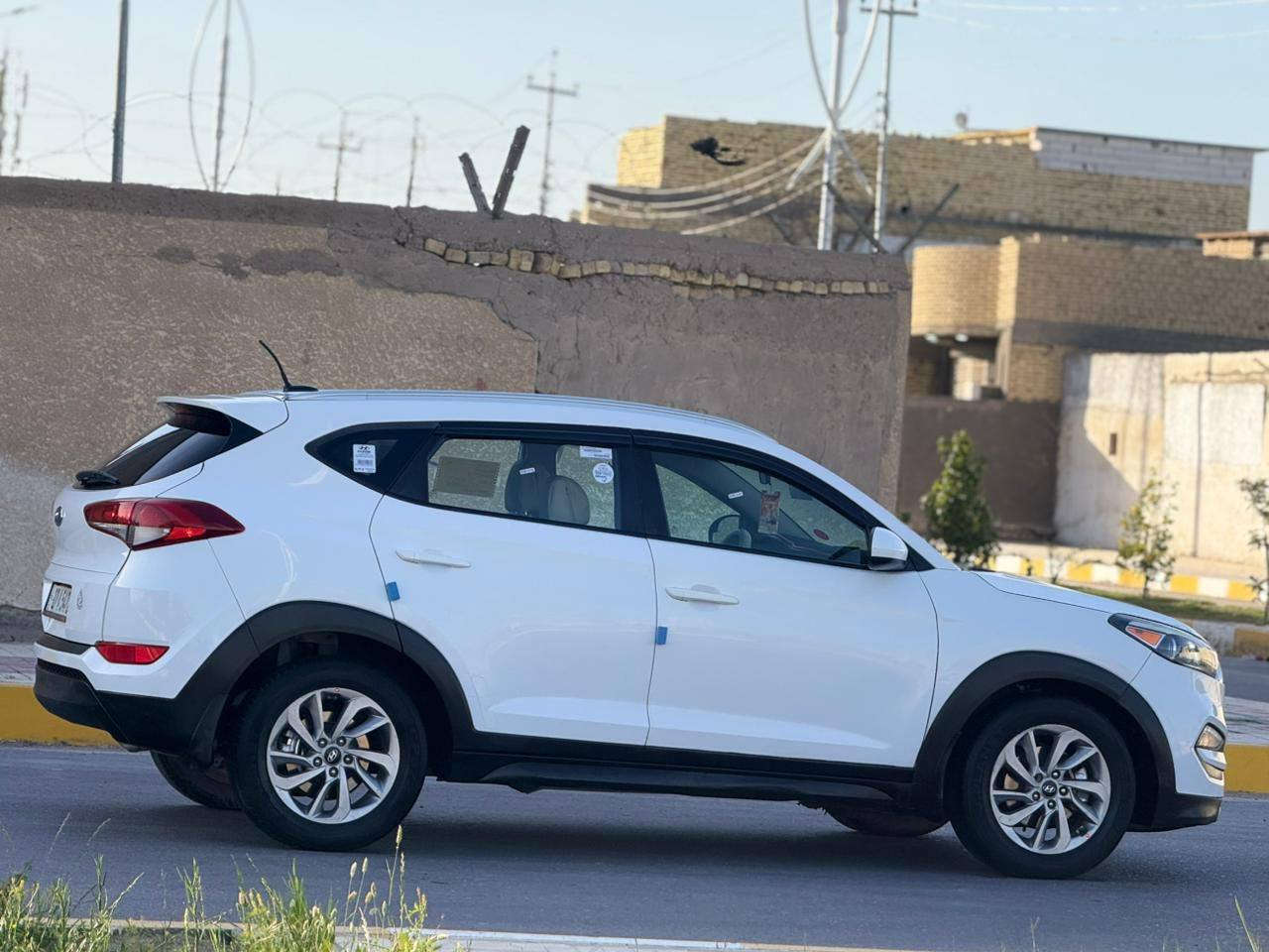 السلام عليكم للبيع هونداي توسان 2016 وارد أمريكي حادث بنيد مبدل وجاملغ امامي صبغ فقط بدون ظرر داخلي شاشه كامره تحكم ستيرن جهتين ويل كب كروم لايتات لد بلاجكتور محرك 2000 ما مفتوح كير ومحرك كفاله حداديه جديده طخم تاير جديد كل نقص  ما بيها رقم ذي قار الدولي سنويه جديده وهزه جديده مكاني ذي قار مركز السعر 142 لاستفسار ***********
