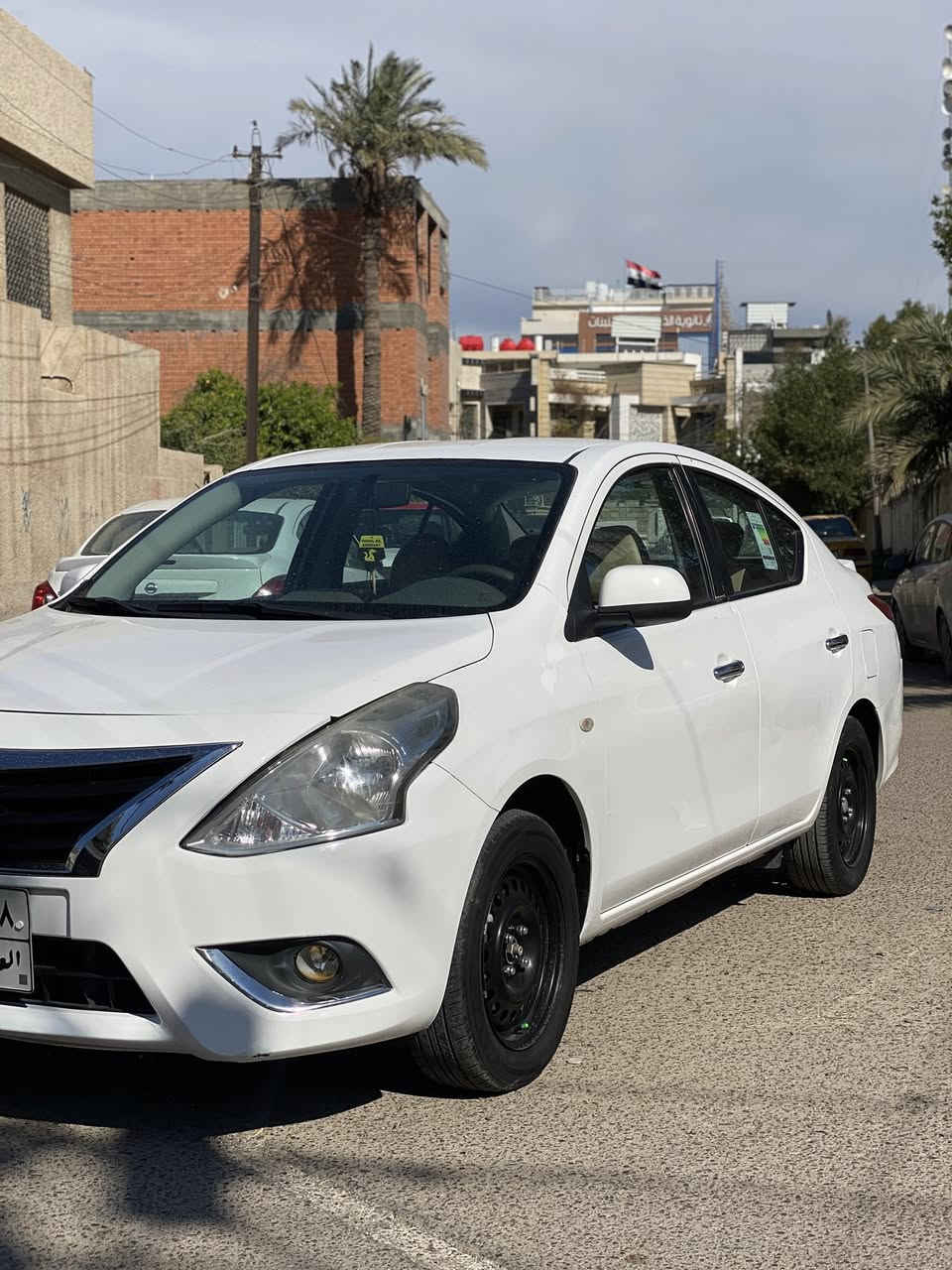 سلام عليكم
نيسان سني 2021
سياره مبدل بيها باب نفس الون 
وبيها بارد بسيط 
كير مكينه كله مكفول على وضع الشركه 
حداديه صدر كلها جديده 
ماشيه 92 الف 
رايدها ب103 وبيها مجال 
مكاني بغداد 
اي ستفسار ***********
