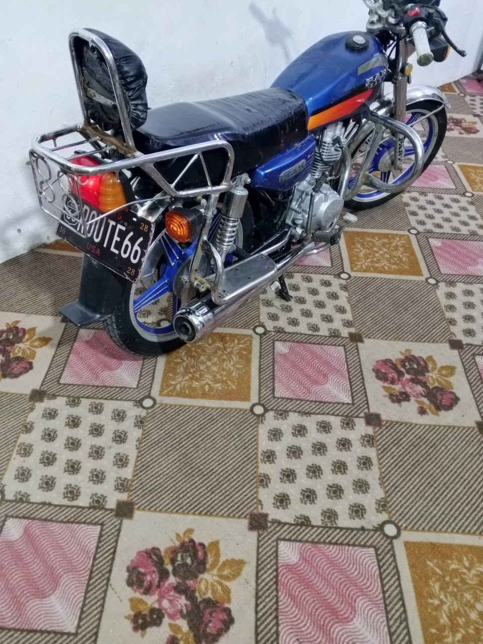 السلام عليكم دراجه للبيع بارت أوراق كامله اصلي موديل 20 الدراجه كفاله عامه كله على لبلاد شغاله كله السعر 750 عنواني بالزبير الشراي اتصال  واتساب ***********
