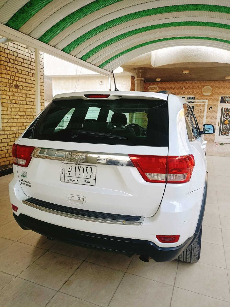 جيب لاريدو 2013 خليجي بيه رشه بل جاملغ الأيمن كير مكينه حداديه كله جاهزه ***********
