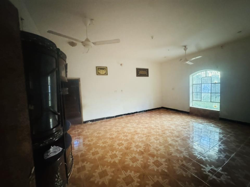 بيت للايجار الصوفيه قرب كلية المعارف سعر الايجار 400 قفل
استفسار على الرقم ***********
يمكنك زيارة المكتب العنوان شارع 40 مقابل جامع الواثق
