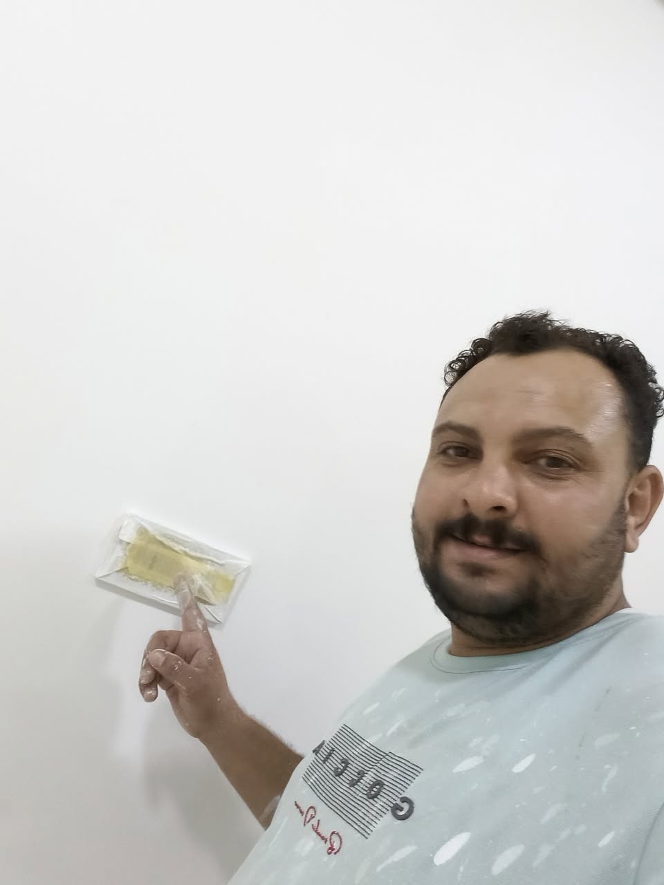 كادر صباغين مصريين قاعد بالدوره متفرغ حاليا نشتغل قطعي وعلى المتر على اليوميه للتواصل واتساب او فون *********** شرط تسليم مهندس
