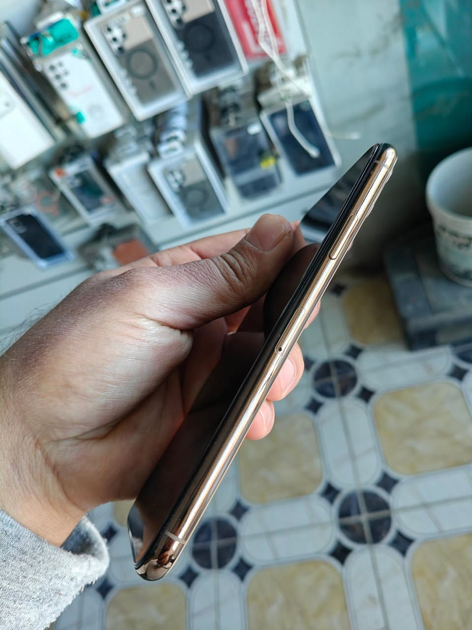 السلام عليكم 
ايفون 11 بروا ماكس ذاكره 256 بطاريه 82 بلادي ....... فقط شاشه مرفوعه من الحافه واضحه بالصوره...... الباقي مكفول أمريكي الجهاز ... السعر 285 الف سعر ايفون 11 عادي سعر ثابت يوجد توصيل محافظات مكان المكتب بابل


**إذا كنت صاحب هذا الإعلان وتريد حذفه لأي سبب، رجاءا أرسل رسالة إلى الدعم الفني**