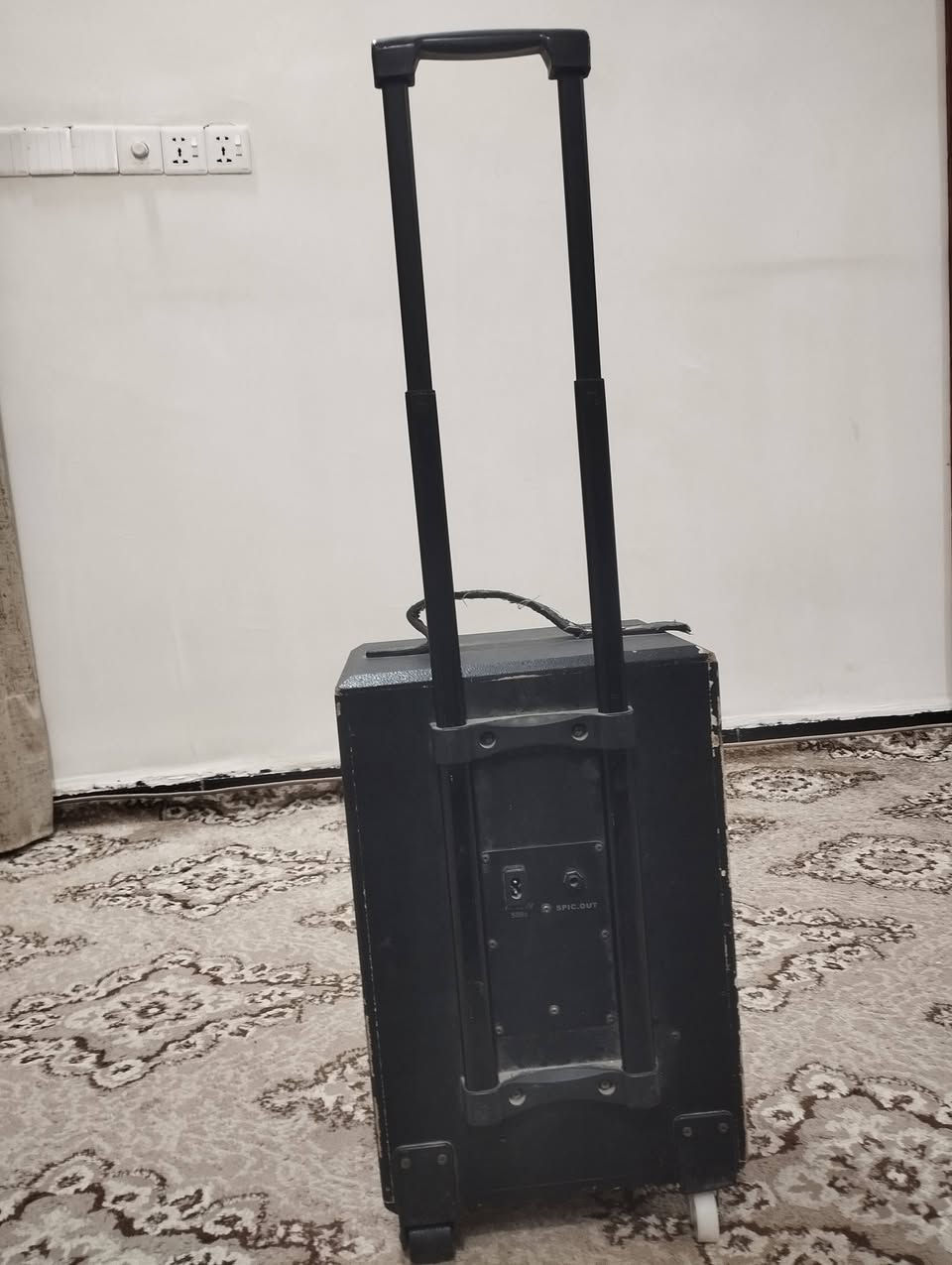 سماعه نوع montarbo للبيع بيه عطل فقط وشه مثل ما موضح بل فيديو يصير اله رام و فلاش كذالك 
سعر 25 الف  رقمي *********** 
مكاني نجف الاشرف
