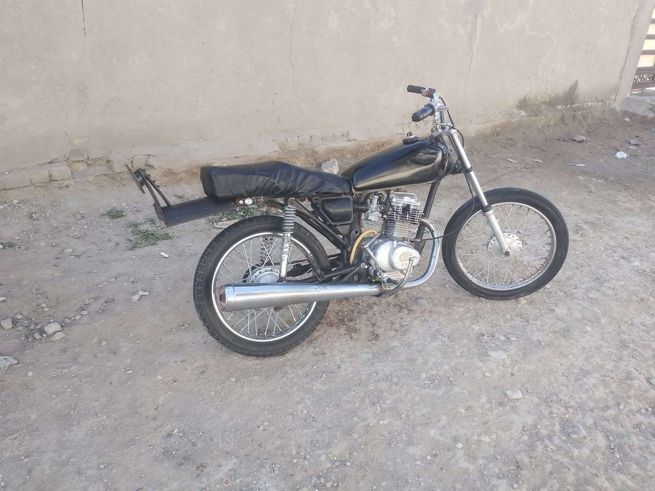 سلام عليكم دراجه للبيع نضيفه احله بعد من صور محرك ارشا نضيف كلك كلك (السعر خااص) مكاني دوانيه قضاء عفك ***********
