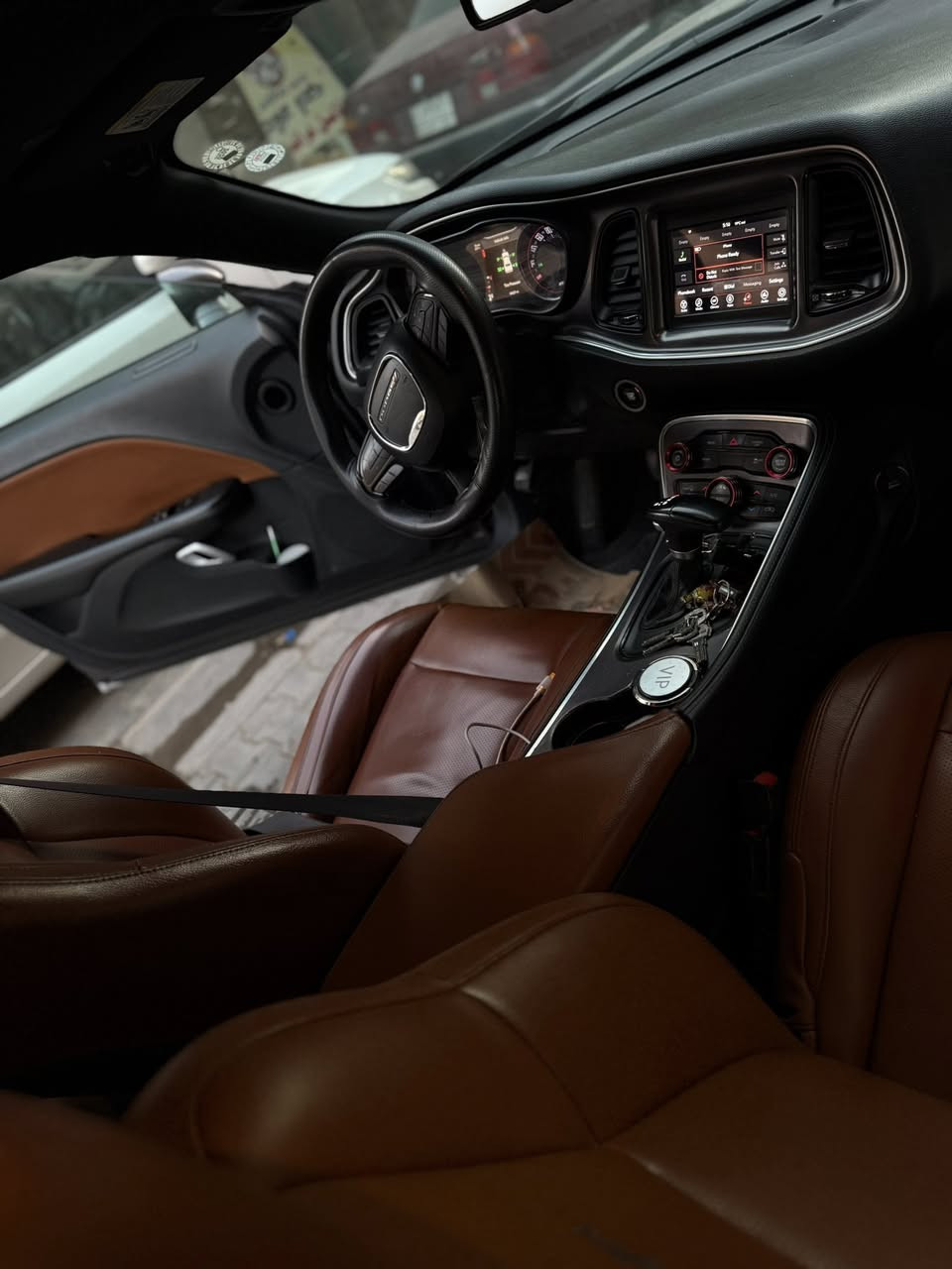 السلام عليكم جالنجر مديل 2018ابسمي السياره ماشيه 90mli
 حادثه منزله بل منشور ويا الصور جاملغ وحافه البنيد وهنا جاملغ الامامي صبغته لغود شواصي دواخل كفاله محرك كير اكسل مكفول سياره جاهزه من كلشي مناقصه كلشي تشغيل عن بعد سياره جاهزه من كلشي سعر 161عنوان بغداد الاعظميه ***********
