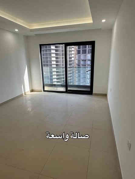 ✅ شقة جديدة زيرو للايجار 
📍المنصور - مجمع رويال ستي 👑
المساحة 161 متر
🌿 مجهزة سبالت وكاونتر حديث وسخان

✨التفاصيل: صالة واسعة
• مطبخ مجهز 
• غرفتين نوم واحدة ماستر
• خدمات صحية عدد 2 
• غرفة لوندري لغسل الملابس
• بلكونة بأطلالة داخلية جميلة
• بارك خاص 

مع خدمات عديدة داخل المجمع 
4 مصاعد سريعة وآمنة
🔑 بمقدم  شهرين فقط

للاستفسار او الطلب : ***********
