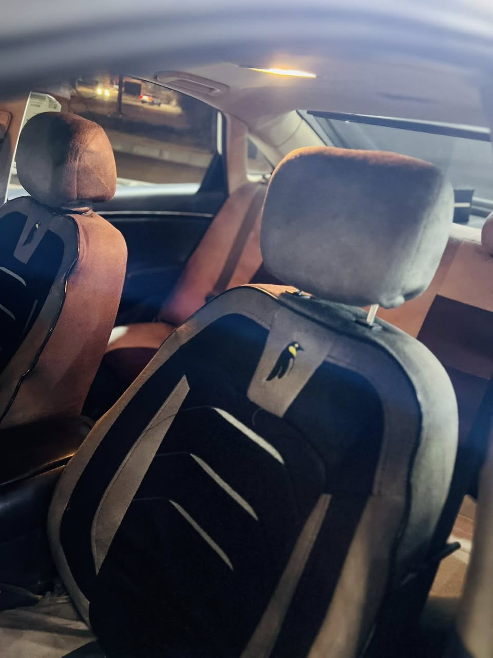 سياره هونداي ازيره 2009 خليجي شركه الكاصد فول موصفات ابيض صدفي محرك 3300 بيها قطعتين صبغ السياره جاهزه من محرك كير صدر تخم تاير ترايك وين متريد رقم بغداد باسمي تحويل ثاني يوم مكانها الرمادي سعرها 105 وبيها مجال بسيط 
***********
