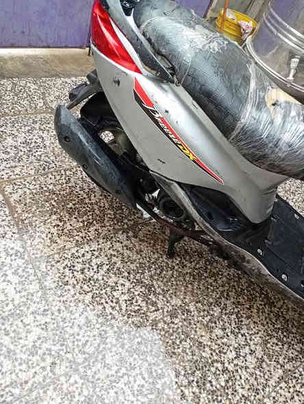 سلام عليكم شباب دراجه بريز للبيع مكينه مامفتوحه واي تنقيص مابيها تشتغل سلف هندر كهربائيات كلها شغاله كفراتها نضاف ايي نقص مبيها تجي وتشوف بعينك السعر  ،،550 ...  وبيها مجال حك جيه رقمي ***********
