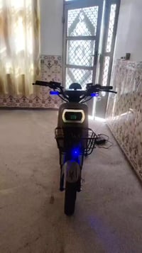 ورحمة الله وبركاتة  دراجه شحن للبيع اي عيب مابيها فقط نقصها بطاريات ال...