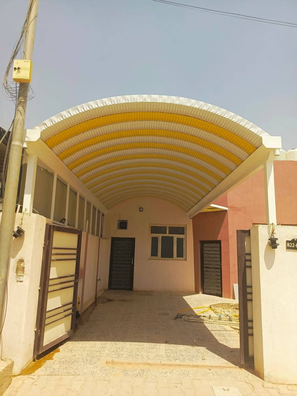 افضل طريقه للحمايه من حرارة الشمس المباشره والامطار
واضافة وقار وجمال للمكان الحل الامثل 
هوه مسقف كي سبان 
يآتي بل مواصفات التاليه 

-ساقيه مياه 2 ملم 
-بوري مربع 4انج 2 ملم 
-كيسبان سمك . 48
كافه الوان الكي سبان 
صبغ رادليت، + صبغ الون المطلوب 
سعر المتر 22المتر 
للاستفسار  واتساب 
***********
