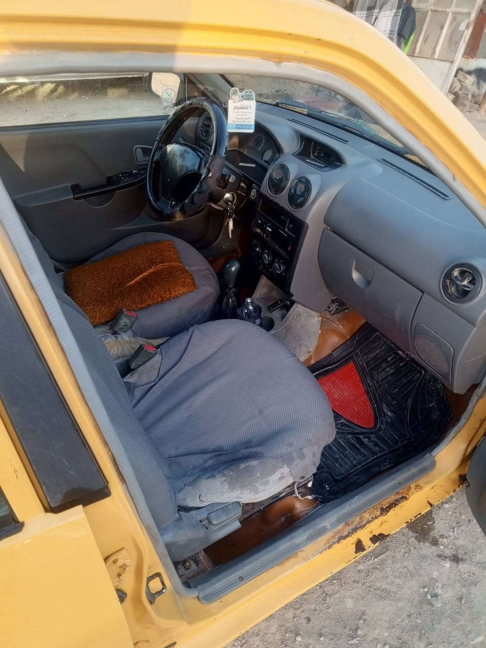 السلام عليكم سايبا موديل 12 رقم احمر مصفره هيه وغرامات كير مكينه مكفول كهربائيات شغاله مابيه ضربه بس بجاملغ الامامي شويه لايت زنون عالي وناصي مسجل بلاثوث دواخل جدد  كشرها كلش نضيف  *********** 
مكانها حله سياحي
