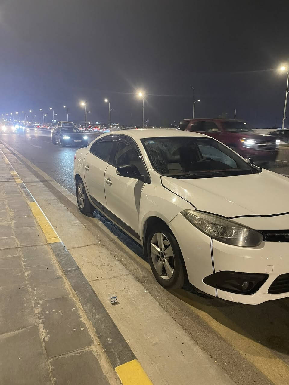 السلام عليكم
رينو فلونس للبيع 
موديل ٢٠١٤
بيضاء نضيفه جداً
-
بدون حادث السياره خليجية 
السيارة شرط غرفتها بلادية 
سستم الاير باك كامل 
كهربائيات كاملة 
سيارة ع البلاد مال شركة 
-
المحرك بلادي جاي سينترا ٤ سلندر 1600 
اقتصادي جدا
-
الكير بلادي يحتاج تبديل
-
تبريد شغال وكامل 
السيارة تقريبا ماشية 120 الف كم  
-
سيارة جاهزة من كل شي فقط رايدلها شاشة
عندي الكومباس والكفر كامل 
-
مواصفات السيارة 
-
كير اوتو وعادي 
-
٤ جامات كهرباء 
-
اشاير بالمرايات 
-
مرايات تحكم كهرباء
-
قفل مركزي اوتوماتيك
-
تحكمات بالستيرن 
-
بريك abs 
-
4 لايت زينون + 2 كشاف 
-
4 ويل + تاير جديد 
-
2 بصمة سويج
-
رقم وسنوية بصرة بأسمي
-
ياجماعة كتبت كل التفاصيل بدون اي زيادة ولانقصان
-
والي عنده استفسار يخابر 
-
مكان السيارة البصرة / محيلة 
-
السعر المطلوب 79 $
-
للاستفسار : ***********
