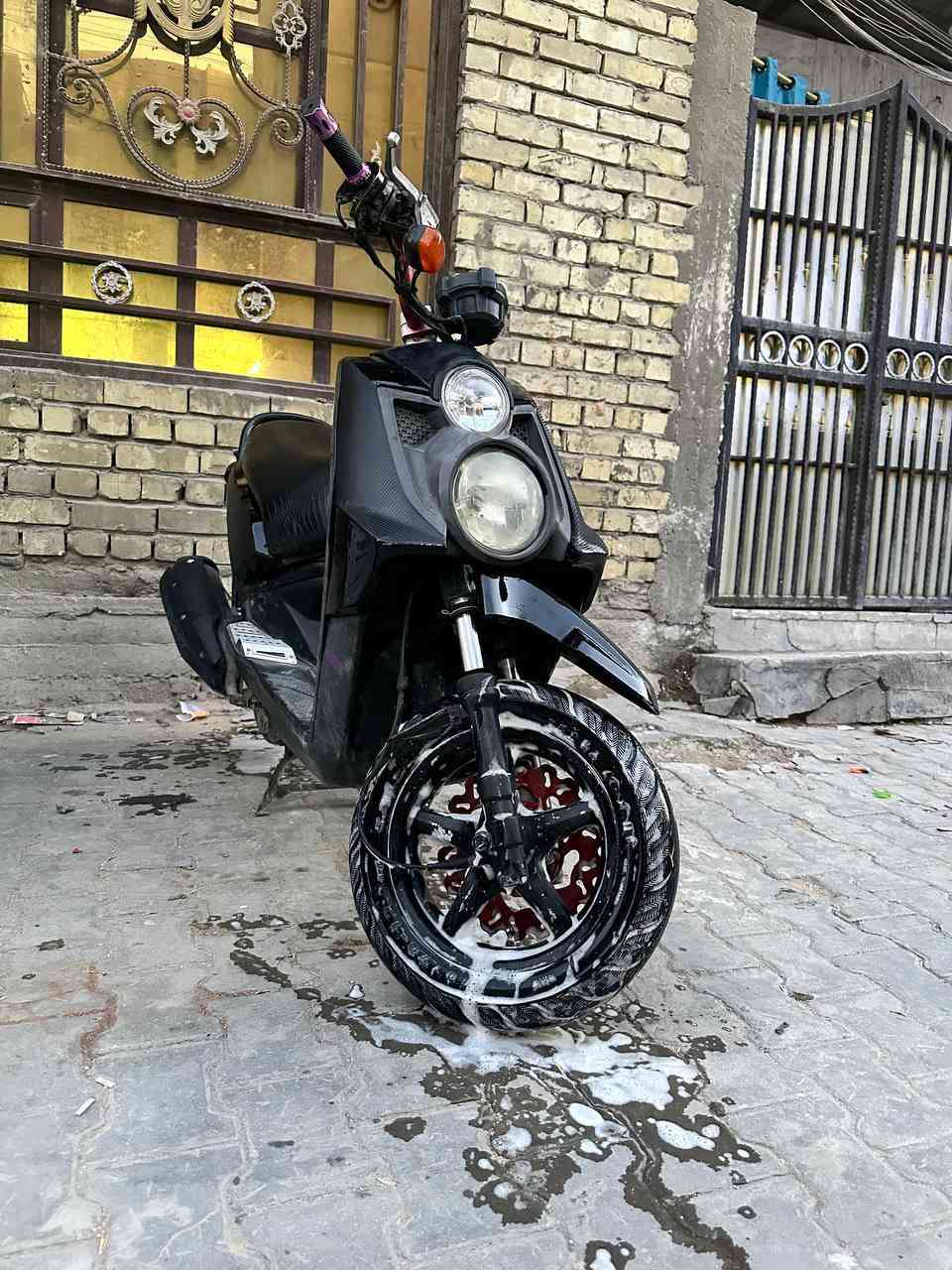 السلام عليكم 
‏
‏سكنس جبلي دراجه بلاديه كفر بلادي ختم واحد بس مغلف كاربون  مكينه ناعمه ما مفتوحه بيه كلجات wf 2016 اصليات شرط وعضمه ncy وبيه ستيرن رياضي دراجه شلعته بطناش شرط كفر وداخل ومكينه حته الجنطه مختمه ويه المكينه دراجه نص نكره كامله من كلشي
‏
‏مكاني مدينه الصدر دراجه معروضه ل700 وبيه مجال 
‏
‏ملاحضه: نقصه بس فج مال بريك


**إذا كنت صاحب هذا الإعلان وتريد حذفه لأي سبب، رجاءا أرسل رسالة إلى الدعم الفني**