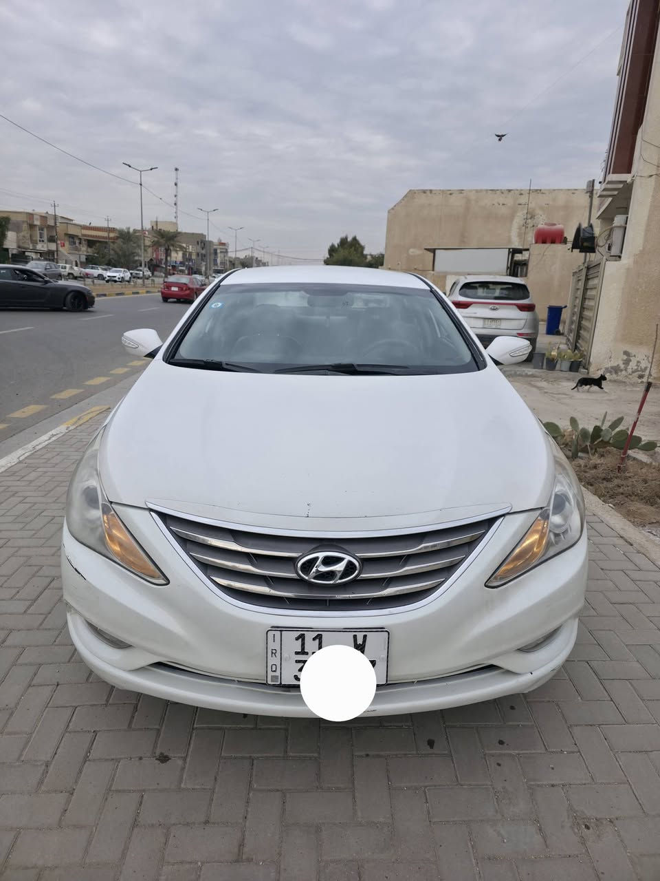 السلام عليكم سوناتا وارد كوري خطين محرك 2000مفتوح
كشنات جلد اسود بلادي 
ارضية جلد بلادي 
السيارة بدون حادث فقط كم شخط بيها بسيط 
السيارة بأسمي 
مكاني بغداد حي الجهاد 
سعرها شدة و10  ورقات  وبيها مجال بسيط 
***********
