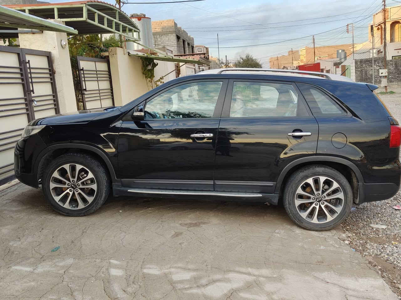 للبيع او مراوس بكم اوتماتيك فول مواصفات خليجي 13موديل الشكل الجديد 6سلندر 7راكب 3قطع تبريد فول بصمه تشغيل وأبواب لا ضربه ولا صبغ بسعر160 مناسب مكاني تكريت ***********
