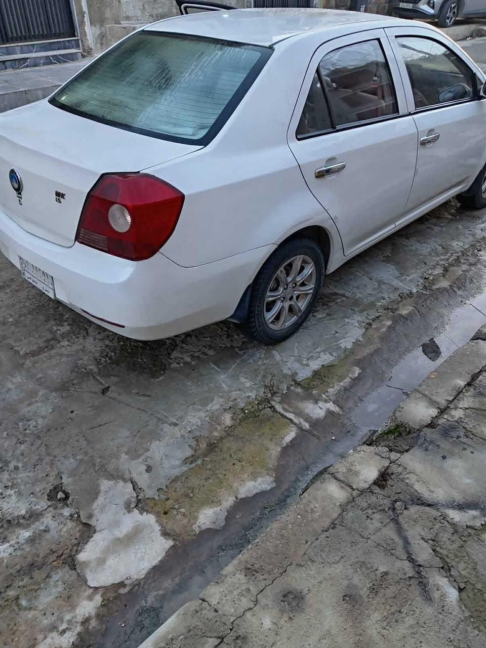 السلام عليكم
شيري للبيع موديل 2012 
كير محرك شرط
تبرد تدفئه شرط  
شرط بدون صبغ 
داخل جديد شرط 
السياره حيل نضيف واحلى من الصور 
كوبون بانزين موجود 
وشرط التحويل 
والسعر 64 وبي مجال للطيبيين 
التواصل عل  ***********
الخاص مقفل
