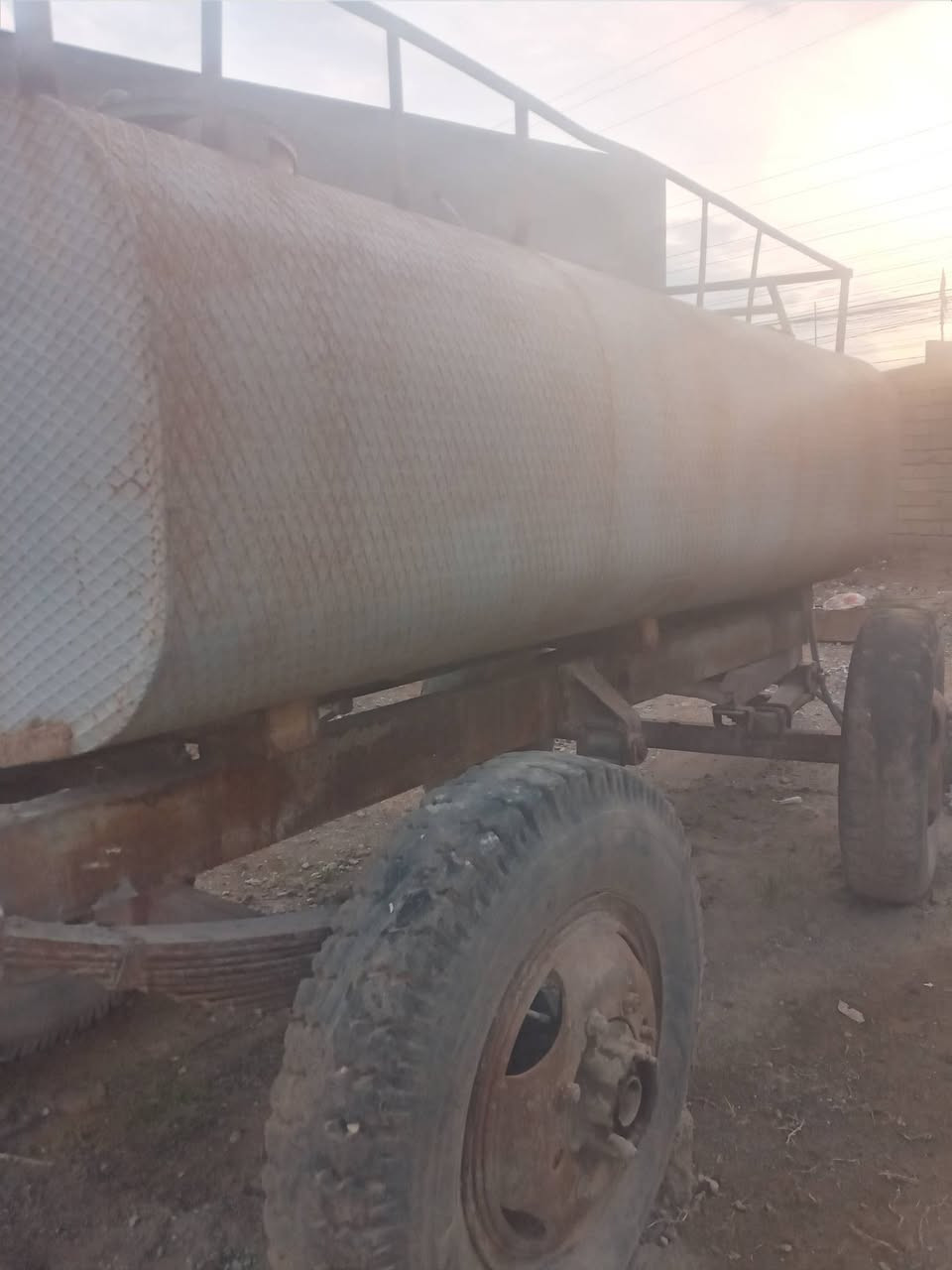 للبيع مقطور رقم هاتف***********
