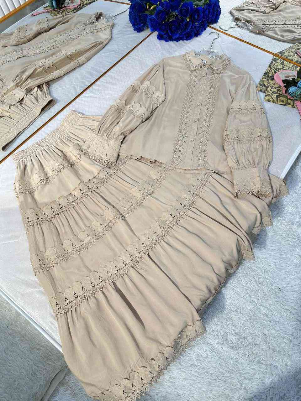 ووصل الجمال وترند الموسم😍❤️

سوت تنوره طول كامل 
خامة كشمير مغربي مبطن 

قياس   38 40 42 44 46 48 بغداد, العراق


**إذا كنت صاحب هذا الإعلان وتريد حذفه لأي سبب، رجاءا أرسل رسالة إلى الدعم الفني**