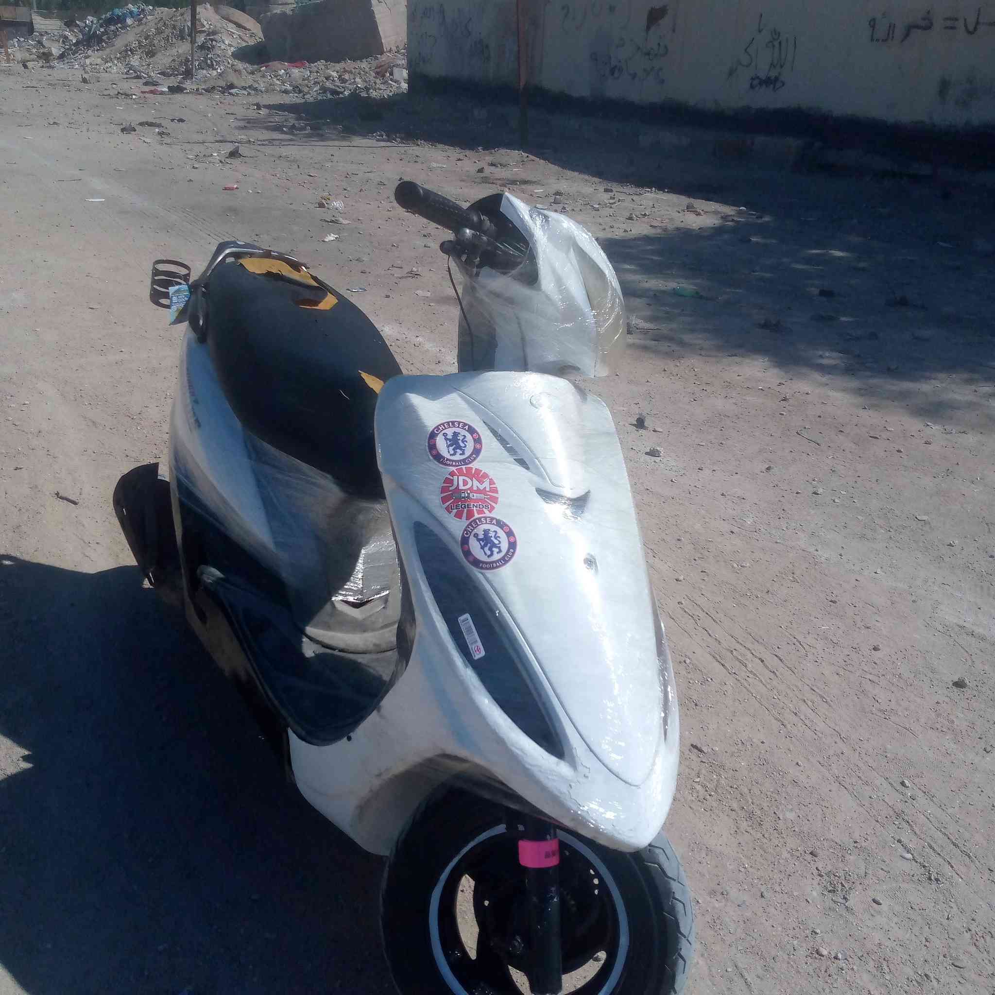 السلام عليكم دراجه كامكو جي فور مستعجل علا بيعتها مكينه قبل سبوع مجفتها باقيه علا السحك نكره سلف بكل وقت اكسل حاويه دبلات جديده دراجه نضيفه سعرها 285  قفل العنوان نجف حي العسكري *********** فقط اتصال او وتساب
