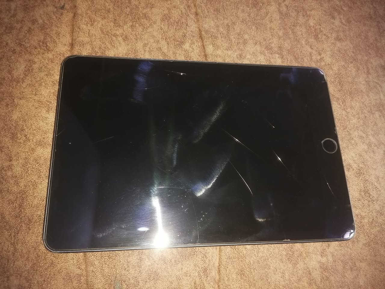 السلام عليكم. .... للبيع
ايباد مني 5 مثل ما موضح بل صوره سعره 200   الف


**إذا كنت صاحب هذا الإعلان وتريد حذفه لأي سبب، رجاءا أرسل رسالة إلى الدعم الفني**