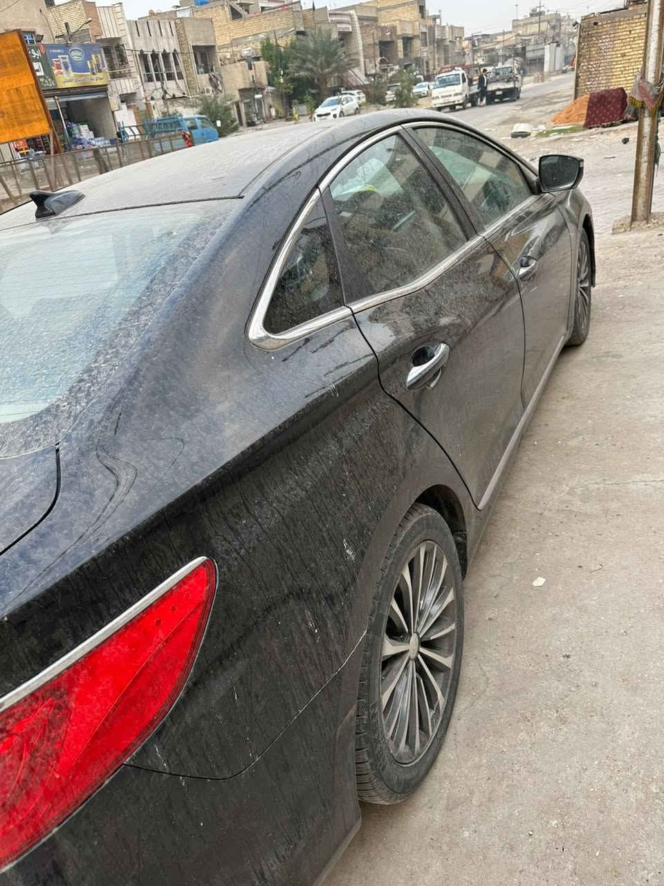 السلام عليكم ازيره كراند للبيع موديل 2017 
كير مكينه جديد تخم تاير رقم بصره مشروع وطني
تحويل ثاني يوم سياره احله من الصور سونار منشور ويا صور سعر 110 وبيهه مجال مكان السياره بغداد مدينه الصدر
  ***********
