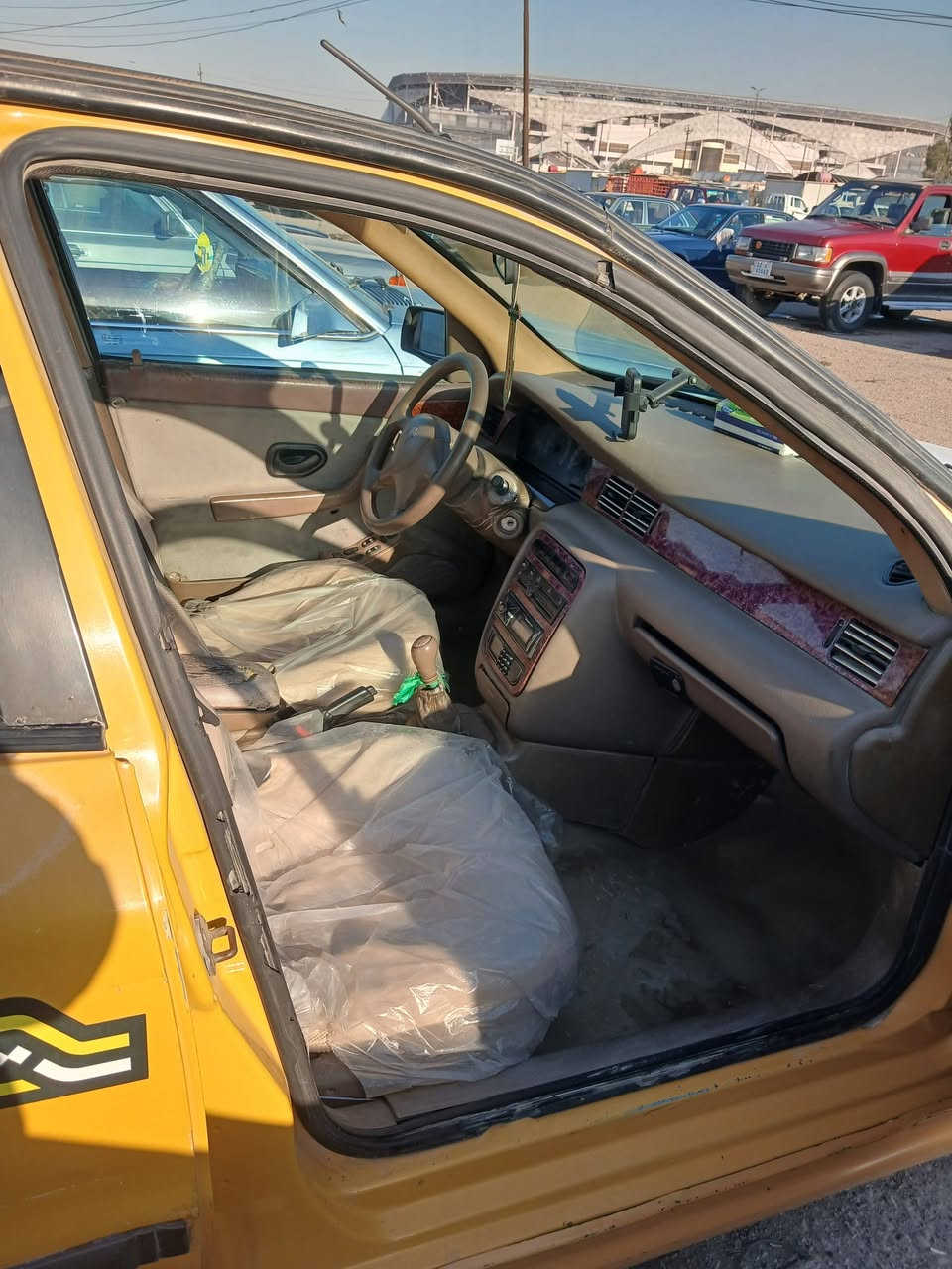 السلام عليكم سمند للبيع مصفره هيئه وغرامات بسمي هزه جديده كير ومكينه مكفولات تدفئه وتبريد شغال تخم تاير كهربائيات كلهه شغاله مكان بغداد شهداء العبيدي سعر33 رقم ***********
