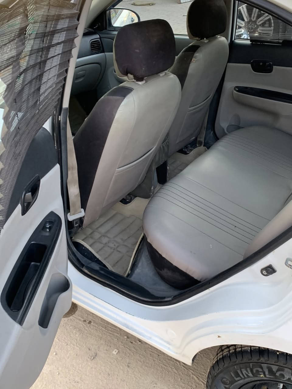 السلام عليكم اكسنت للبيع موديل ٢٠٠٨ رقم بغداد السياره كلين كلين  محرك صدر كير كله سليم تبريد شغال السياره كامله مكمله السعر ٩٠ وبيها مجال للطيبين للاستفسار ***********
