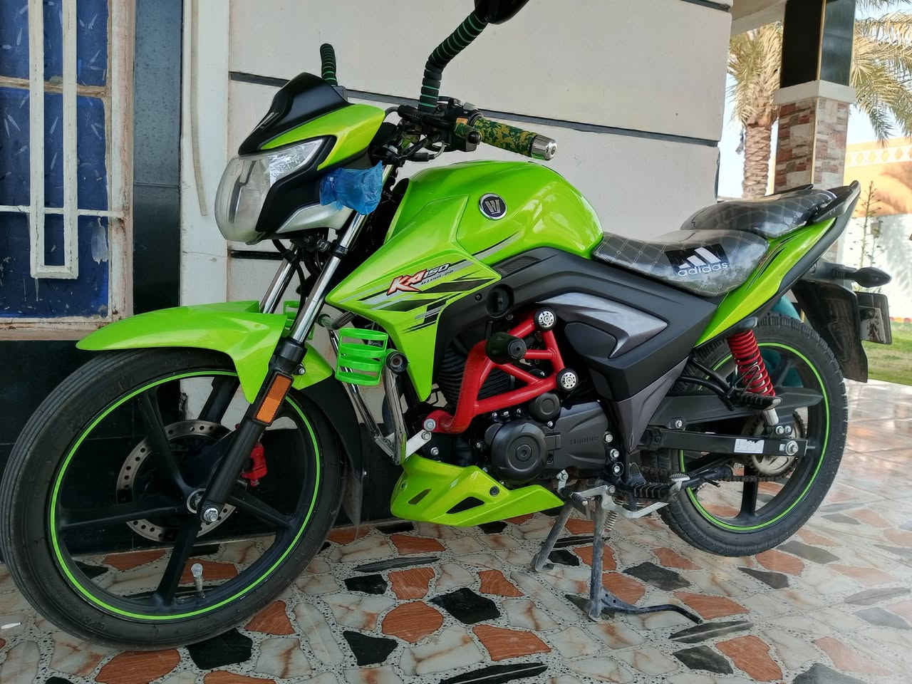 السلام عليكم هاوجي 23مسجل واكمل ماشي 5000 السعر 20و. وبيه مجال
***********
