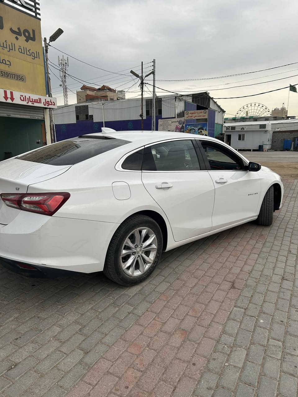 السلام عليكم شباب
شلونكم انشاء الله بخير 
بيع مستعجل لضرف مادي ‼️‼️ 
شوفرليت ماليبو ٢٠٢٠ (سيارتنا)
رقم الشاصي/ 1G1ZD5ST0LF027113
الفئة /Lt
الون /ابيض 
الرقم/كربلاء 
حجر البيئة /موجود بلادي 
جيك انجن/ ماكو ابد 
تخم تاير جديد. امريكي شرط 
الحادث/ من امريكا جاملغ ٤ اصابع واصبعين بالبنيد 
البنيد مبدل نفس اللون وجاملغ انرش بسبب الصباغ وهوه مابي شي 
الراديترات/ بلادي 
منظومة التبريد / مال ٢٠٢٤ جديده والراديتر وكاله مو تجارية والغاز ايسي ديلكو البطل ماخذه ب١٨٠ الف 
بالعراق صار بيها حادث شخط باب السايق وخلف السايق. على كدهن صبغ وموجوده صور الشخط 
ادامة كل ٦ اشهر. بلكات وادامة شاملة للمكينة 
دهن الكير كل ٤٠ الف كيلو يتبدل هوه والفلتر 
بانزين محسن ممشتمه العادي ابد 
مكينة ممفتوح بيها شي غير البلكات والنوزلات علمود الادامة 
دهن اصلي. ايسي ديلكو 
مكينة بلاد وكير بلاد 
كهربائيات كلها بلاد ممفتوح بيها اي شي 
ممشة السيارة ٢٣٨ الف كيلو. وترايك وين ماتريد 
للعلم السيارة معوقين بأسم والدي. بعدلها سنه وتصير حره. تجي تفحص وتطلع وين ماتريد. جاهزة من كلشي بس تدير بانزين ودهن وتطلع وين ماتريد 
مكان السيارة كربلاء 
السعر ١٢٥ وبيها مجال 
للاستفسار الاتصال او تواصل واتساب  ***********
وحياكم الله جميعاً
