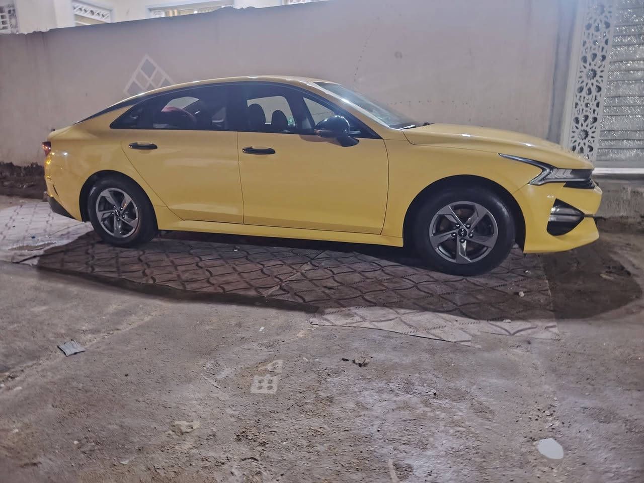 السلام عليكم كي 5 للبيع ماكينه حداديه تخم تاير سياره جاهزه كفاله الموديل 22❤️ ***********
