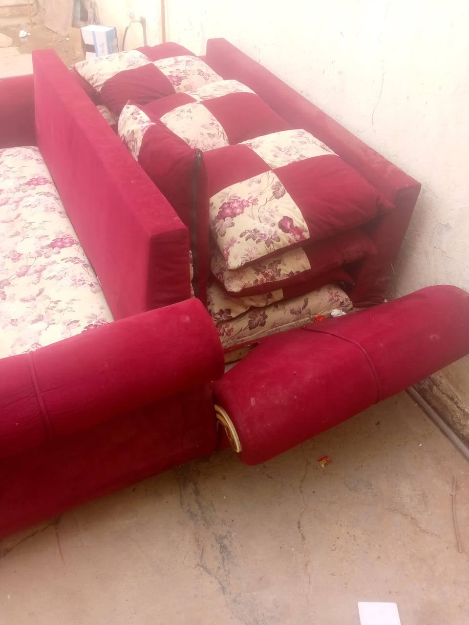 سلام عليكم تخم للبيع بي اضرار
عنوان حله حي الامام 
السعر 150وبي مجال 
***********واتساب
