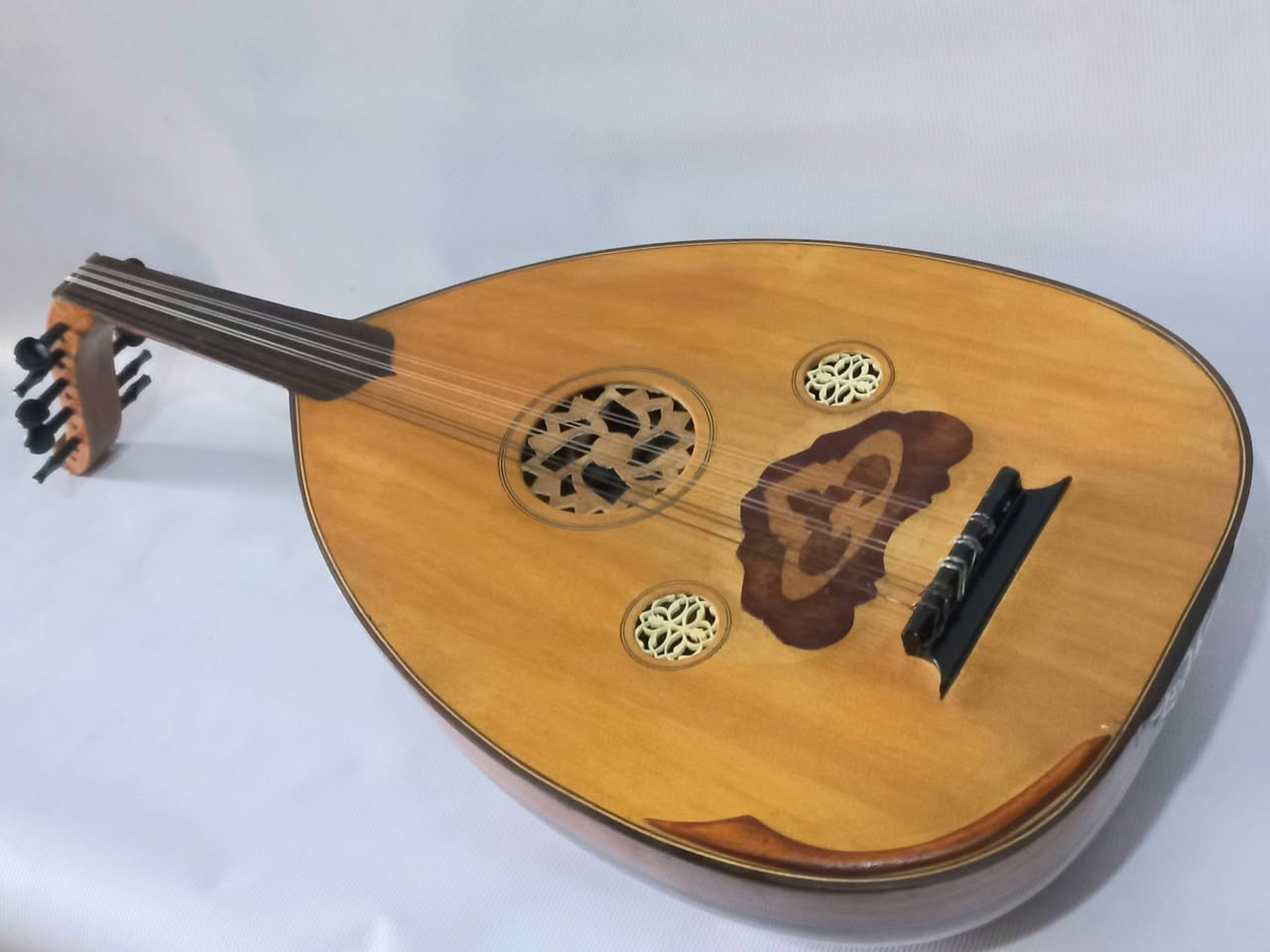 عود تركي للبيع سعرة 125 الف  العود من الوجبة القديمة هذا رقمي وبي واتساب ***********  مكاني بغداد / البياع  ( يوجد توصيل باجور )
