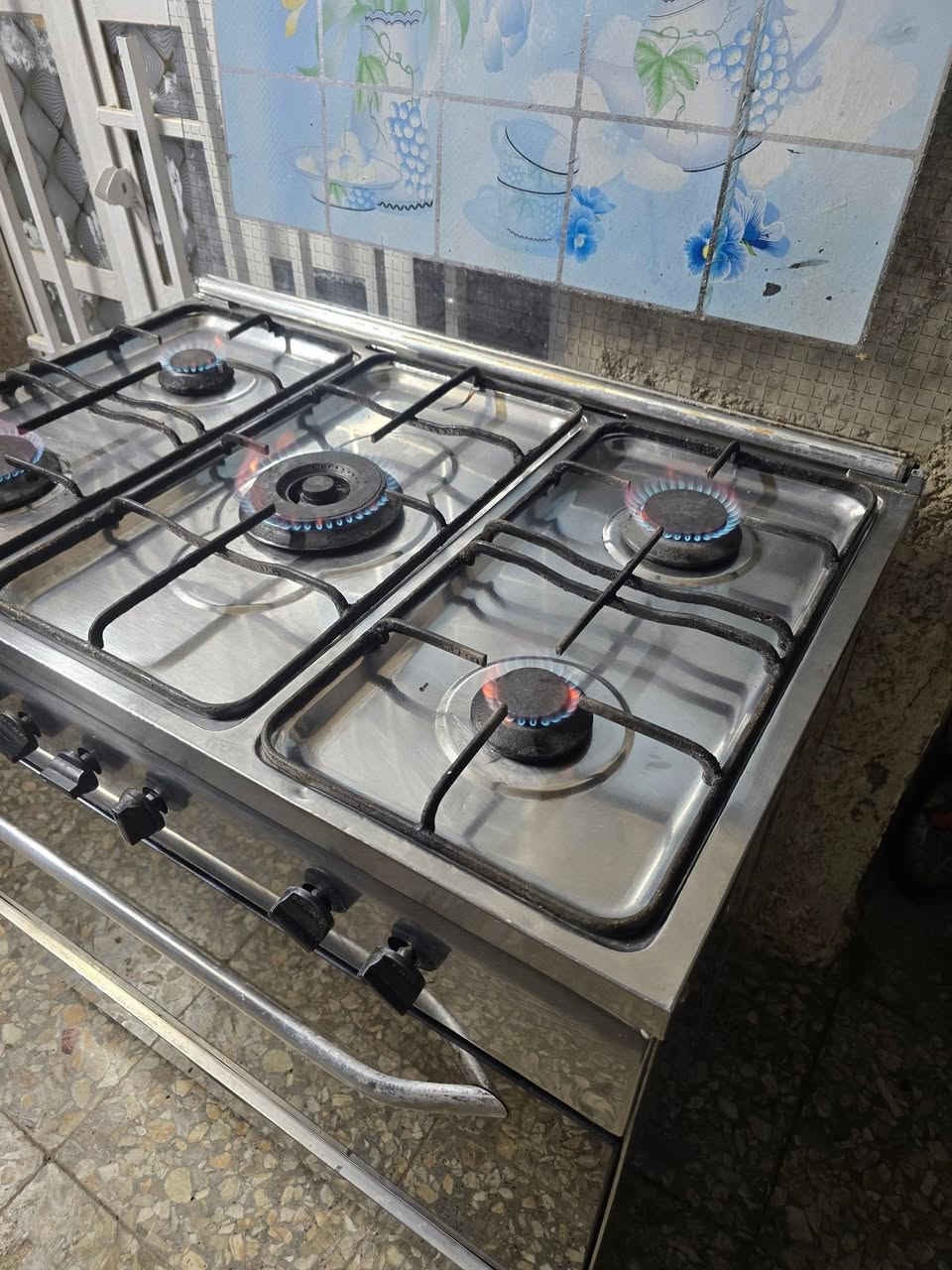 السلام عليكم طباخ فريش جانبو شغال او نضيف السعر 140 بي مجال العنوان الحبيبيه شارع السجه الشراي يتصل او واتساب 
***********
